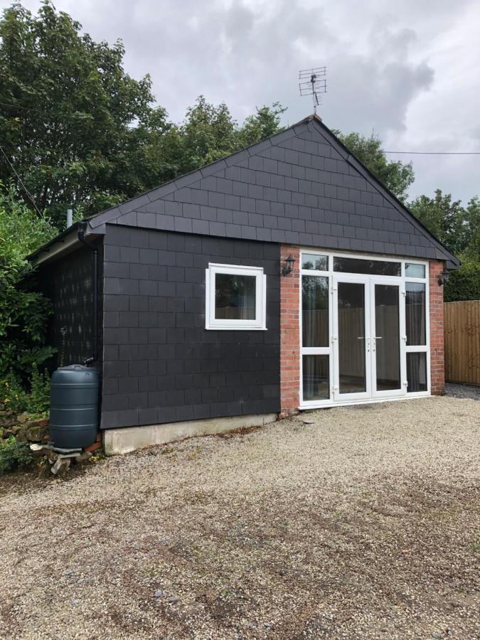 Our Wendy House Villa Holsworthy Exterior photo